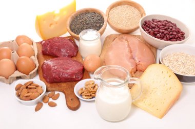 yiyecek beyaz arka plan üzerinde izole protein yüksek seçim 