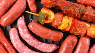 çeşitli et mangal yakından görmek için 