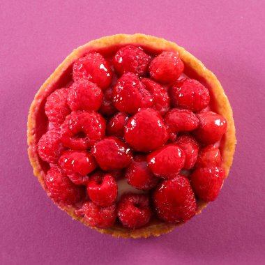 Ahududulu tart yakın atış