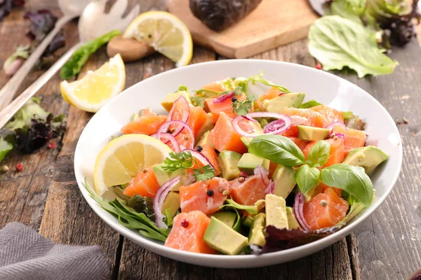 Salade Met Zalm Avocado Close Shot — Stockfoto