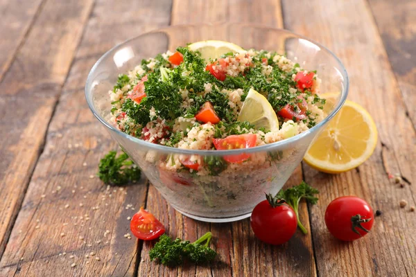 Tabbouleh Salat Mit Gemüse Nahaufnahme — Stockfoto
