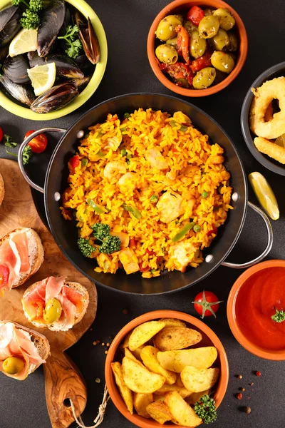 Assortimento Piatti Spagnoli Tapas Cozze Paella — Foto Stock