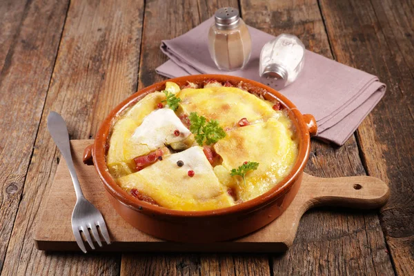 Tartiflette Farfurie Franceză Cartofi Bacon Brânză — Fotografie, imagine de stoc