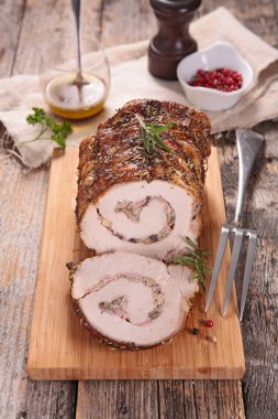 Jambon ve mantarlı dana filetosu.