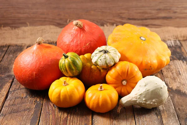 Assortiti Varie Zucca Fondo Legno — Foto Stock