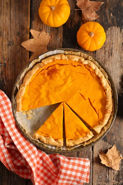 Hausgemachte Kürbiskuchen Und Scheiben Von Oben — Stockfoto