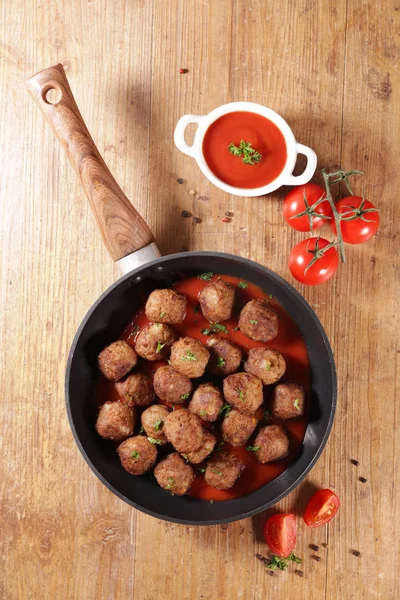 Stekt Köttbulle Med Tomatsås — Stockfoto