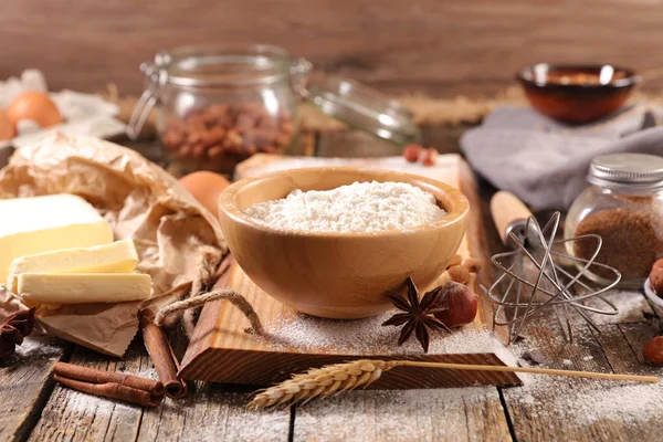 Ingrediente Alimentos Para Hornear Con Harina Huevo Chocolate Mantequilla — Foto de Stock