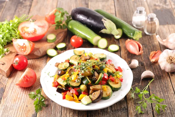 油炸蔬菜和百里香 — 图库照片