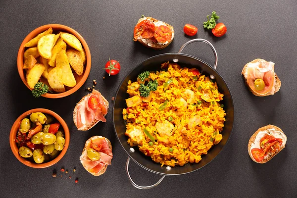 Comida Española Con Paella Tapas Patatas Bravas — Foto de Stock