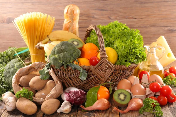 Obst Und Gemüse Weidenkorb — Stockfoto
