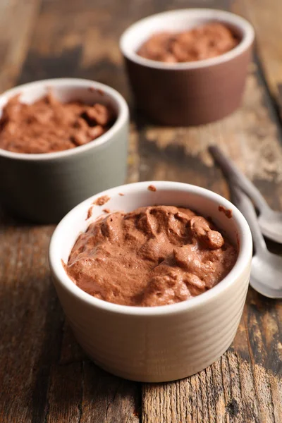 Delicioso Mousse Chocolate Cremoso Sobre Fondo Madera —  Fotos de Stock