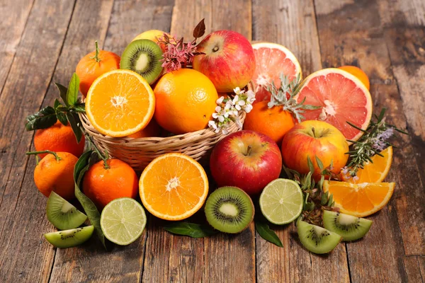Assortiment Fruits Oranges Kiwi Citrons Pamplemousse Pomme — Photo
