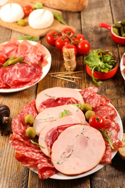 Fleischsorten Delikatesse Mit Salami Wurst Speck Schinken — Stockfoto