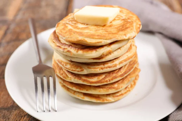 Stapel Pannenkoeken Met Boter Houten Ondergrond — Stockfoto