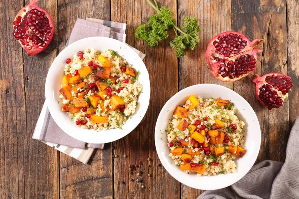 Groentesalade Met Gegrilde Pompoen Granaatappel — Stockfoto