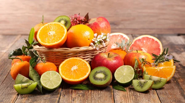 Citrusvruchten Sinaasappelcitroen Grapefruit Collectie Houten Tafel — Stockfoto