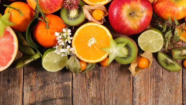 Citrusfrukter Apelsincitron Och Grapefruktsamling Träbord — Stockfoto