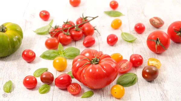 Diversi Vari Pomodori Basilico — Foto Stock