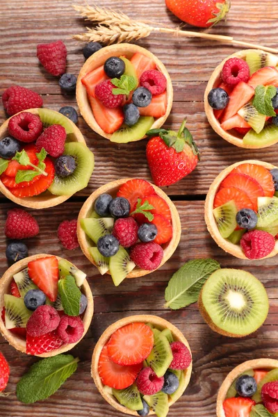 Conjunto Tarta Frutas Bayas Con Arándanos Fresas Kiwi — Foto de Stock