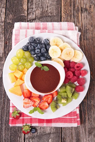 Chocoladesaus Gemengde Vruchten — Stockfoto