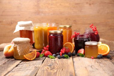 Meyveli reçel ve jöle. 