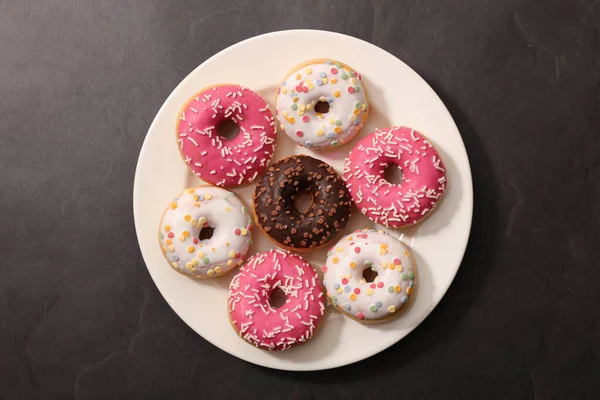 Placa Con Hielo Donut Vista Superior — Foto de Stock