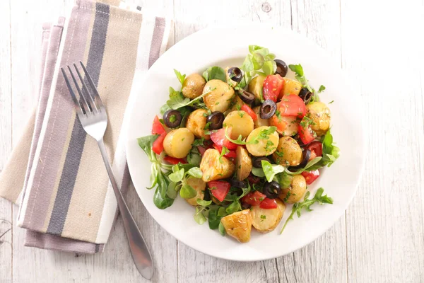 Vegetable Salad Potato Tomato Olive Lettuce — Stock Photo, Image