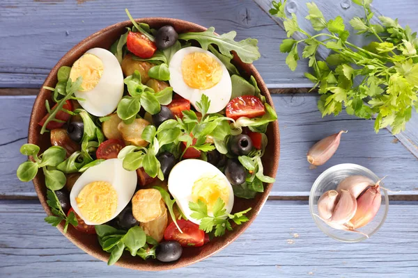 Vegetable Salad Egg Potato Tomato Olive — Stock Photo, Image