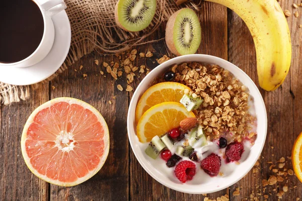 Gesundes Frühstück Mit Müsli Joghurt Und Obst Kaffeetasse — Stockfoto