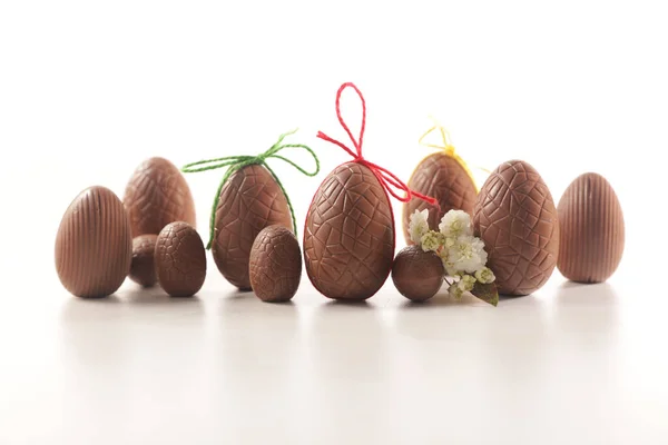 Čokoládové Velikonoční Vejce Izolované Bílém Pozadí — Stock fotografie