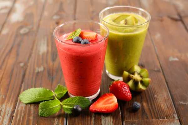 Smoothie Fruit Juice Strawberry Kiwi Wood Background — Stock Photo, Image