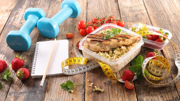 Health Food Detox Diet Food Chicken Vegetable Dumbbell — Stock Photo, Image