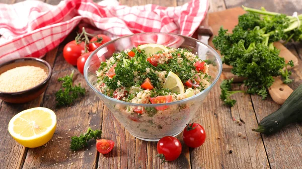 Ensalada Tabbouleh Con Cuscús Verduras —  Fotos de Stock
