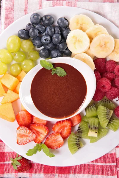 Chocolate Dip Fresh Fruits — Stock Photo, Image