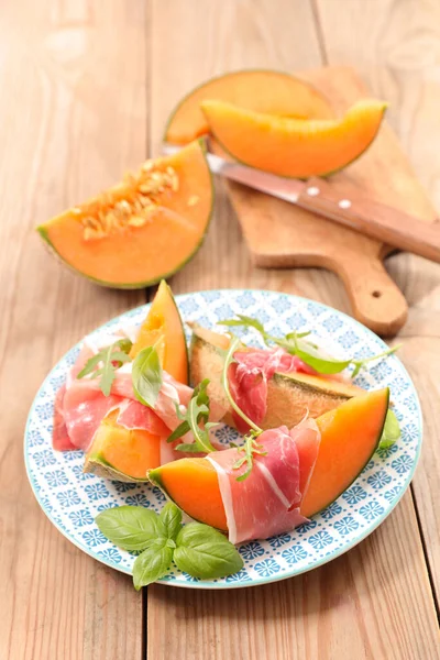 Melon Slices Prosciutto Ham Basil — Stock Photo, Image