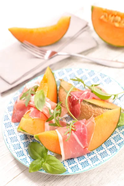 Melon Slices Prosciutto Ham Basil — Stock Photo, Image