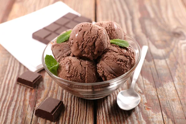 Ciotola Gelato Cioccolato — Foto Stock