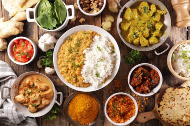 Hint yemeği çeşitleri- tavuk tikka masala, körili mercimek dal, naan ekmek