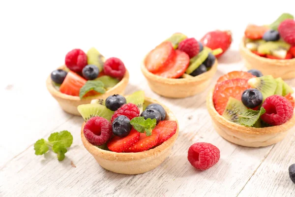 Tarta Frutas Con Fresa Frambuesa Arándanos — Foto de Stock