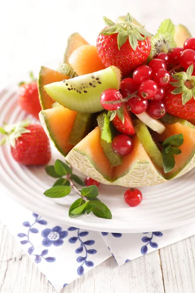 Salada Frutas Frescas Tigela Melão — Fotografia de Stock