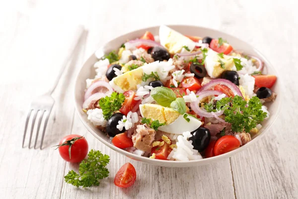 Salada Legumes Mista Com Arroz Ovo Cebola Tomate Azeitona — Fotografia de Stock