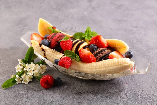 Banaan Split Banaan Ijs Met Vers Fruit — Stockfoto