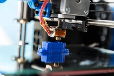 Elektronik üç boyutlu plastik yazıcı sırasında iş, 3d, yazdırma.