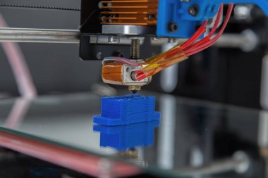Elektronik üç boyutlu plastik yazıcı sırasında iş, 3d, yazdırma.