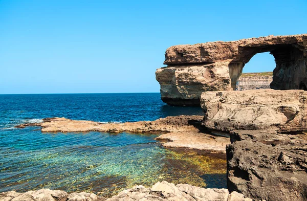 Gozo, Malta - Vista panorámica de la hermosa ventana azul . — Foto de Stock
