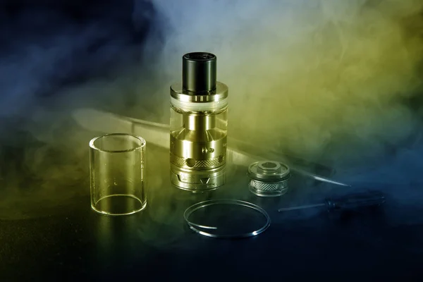 Elektronik sigara Atomizer içinde yakın çekim — Stok fotoğraf