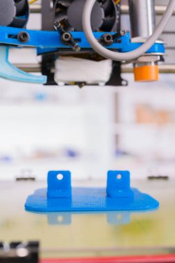 işlemler sırasında cihazın 3D printerlere harcama maddeler.