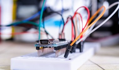Elektronik donanım tamircisi panosundaki