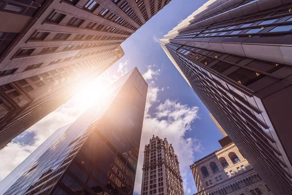 Torres de oficinas al sol — Foto de Stock